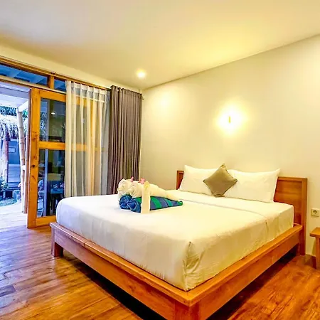 Serene Beach Villa Gili Trawangan Exterior photo