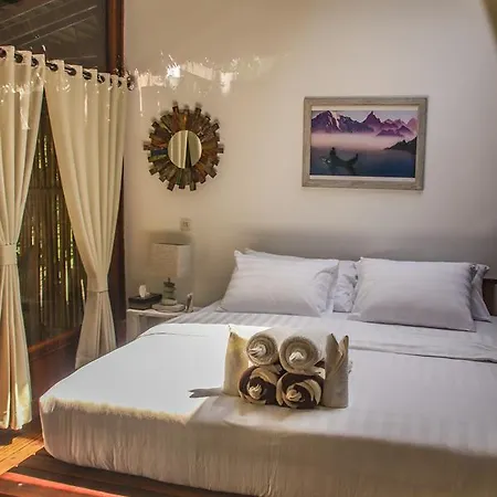 Serene Beach Villa Gili Trawangan Exterior photo