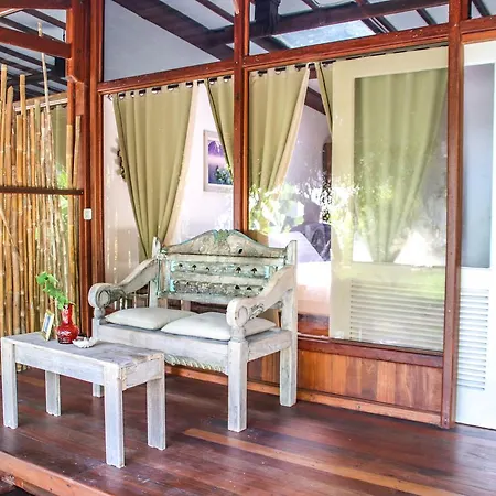 Serene Beach Villa Gili Trawangan Exterior photo