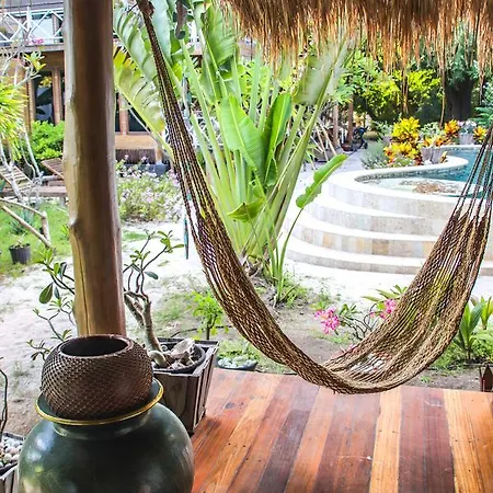Serene Beach Villa Gili Trawangan Exterior photo